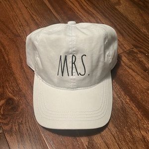 Brand new never worn Rae Dunn Mrs. Hat
